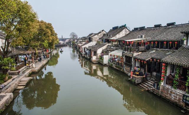 《最后的晚餐》为何如此出名？放大20倍以后，你看手中握刀的是谁